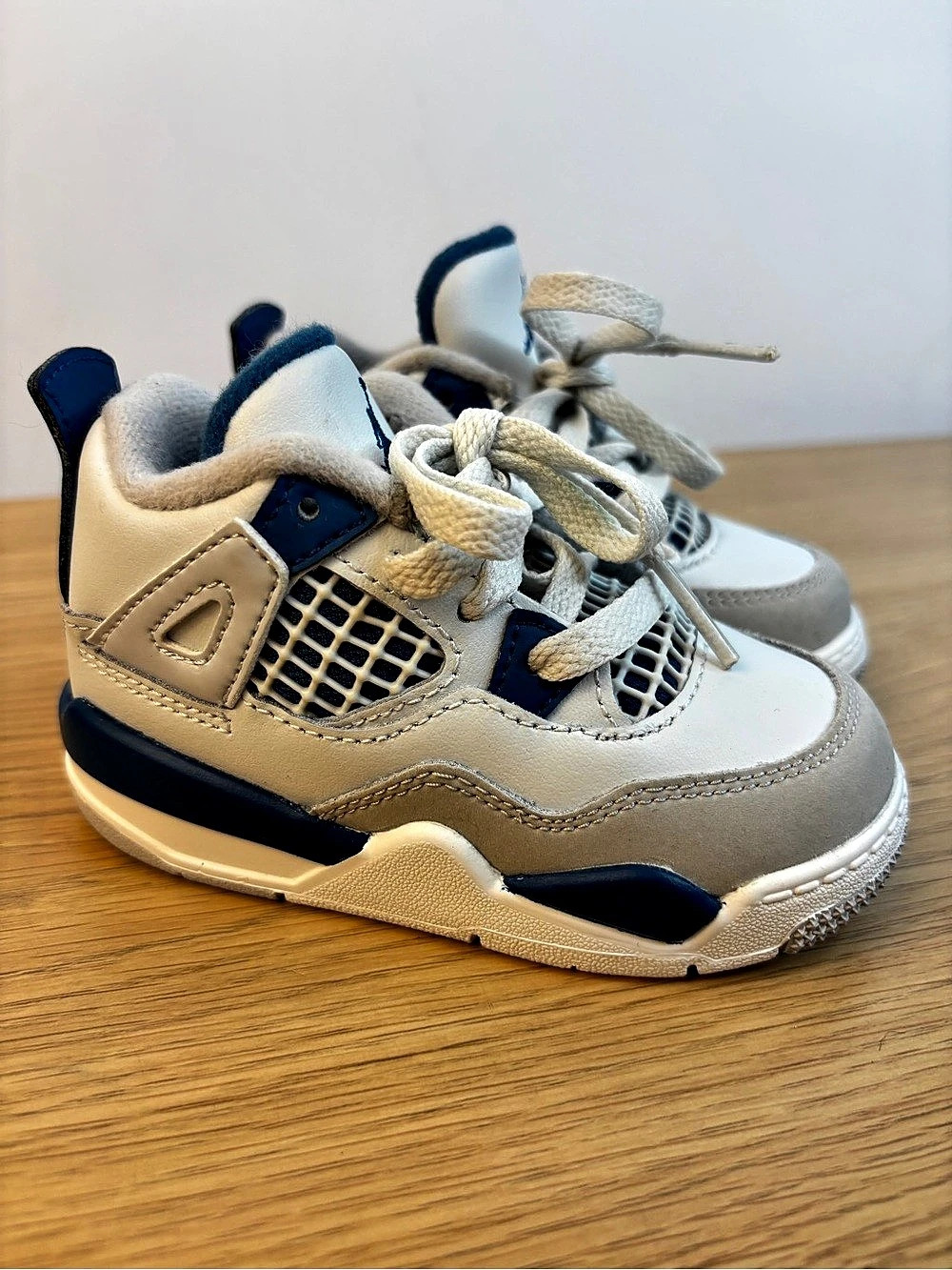 Nike Air Jordan 4 Retro Sneakers White & Blue Baby 5C